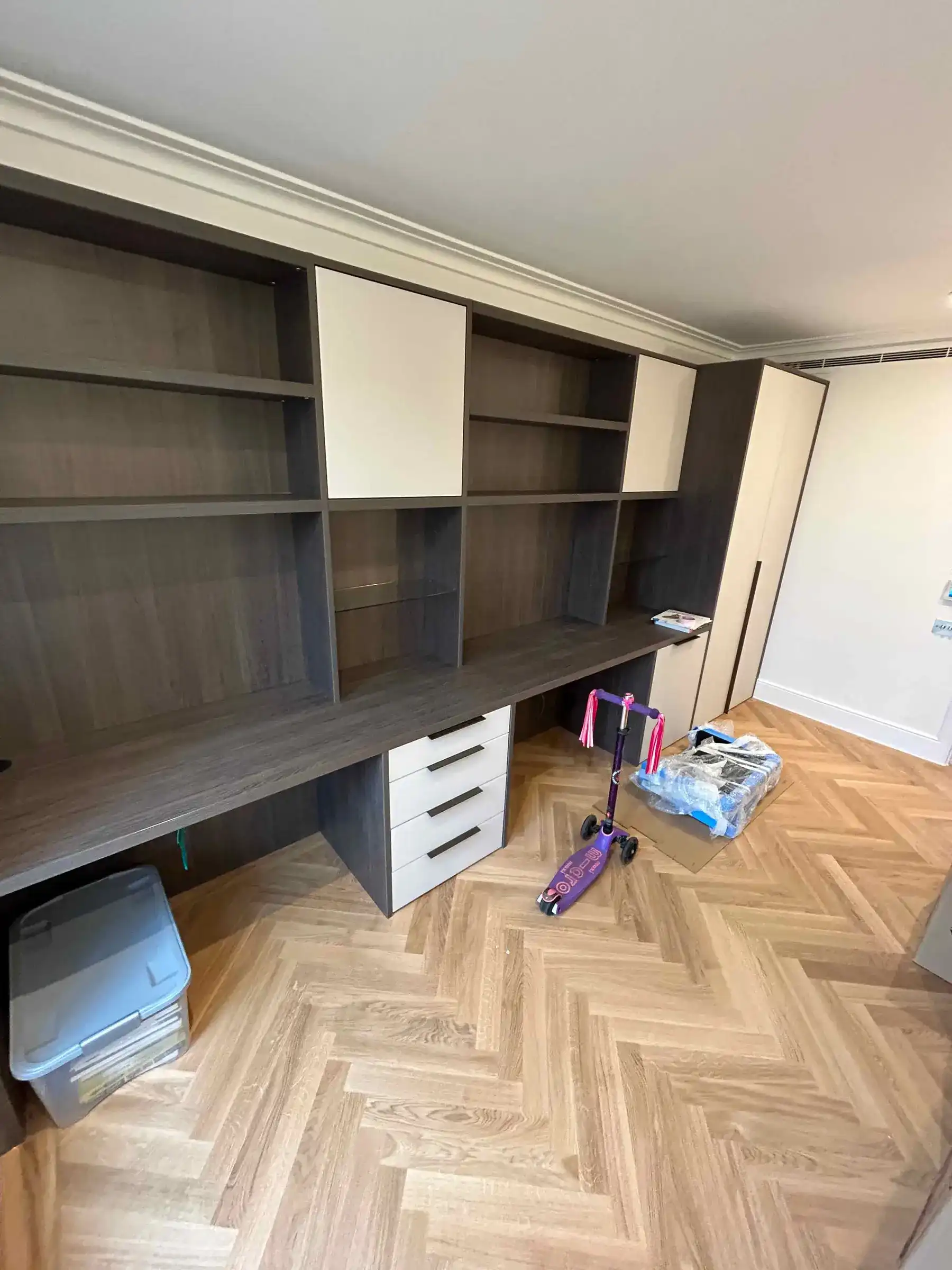 Bespoke study shelving joinery - London apartment Kings Road Chelsea